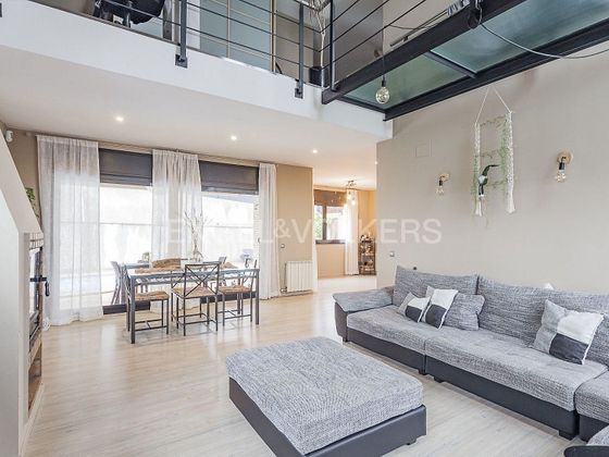 Foto 1 de Xalet en venda a Cervelló de 3 habitacions amb terrassa i piscina