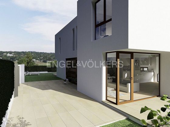 Foto 2 de Casa en venta en Les Fonts de 3 habitaciones con terraza y jardín