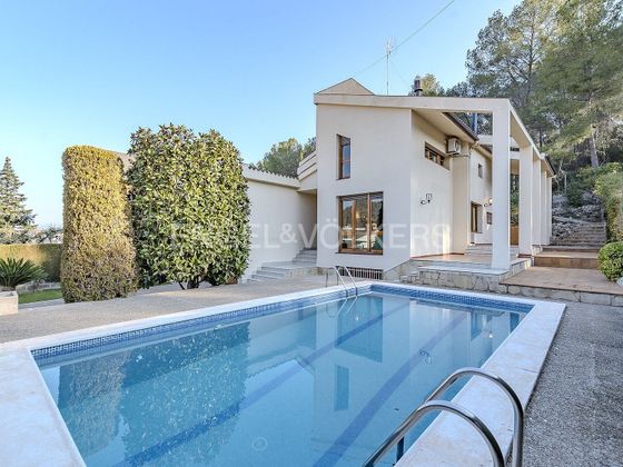 Foto 2 de Chalet en venta en Sant Andreu de la Barca de 6 habitaciones con piscina y jardín