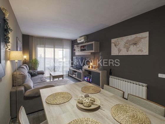 Foto 1 de Piso en venta en Sant Andreu de la Barca de 3 habitaciones con terraza y balcón