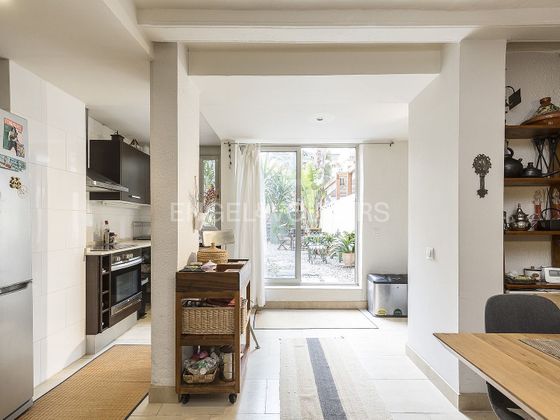 Foto 1 de Venta de piso en Vila de Gràcia de 2 habitaciones con terraza y jardín
