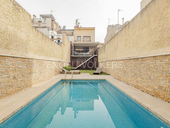 Foto 1 de Piso en venta en Centre - Sabadell de 3 habitaciones con terraza y piscina