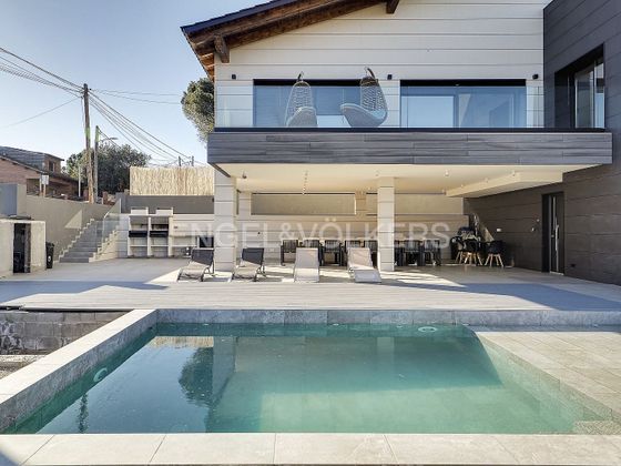Foto 1 de Venta de chalet en Castellgalí de 4 habitaciones con terraza y piscina