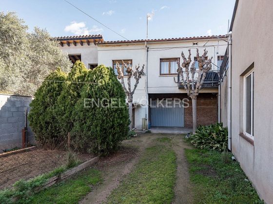 Foto 1 de Casa en venta en Palau-solità i Plegamans de 5 habitaciones con terraza y jardín
