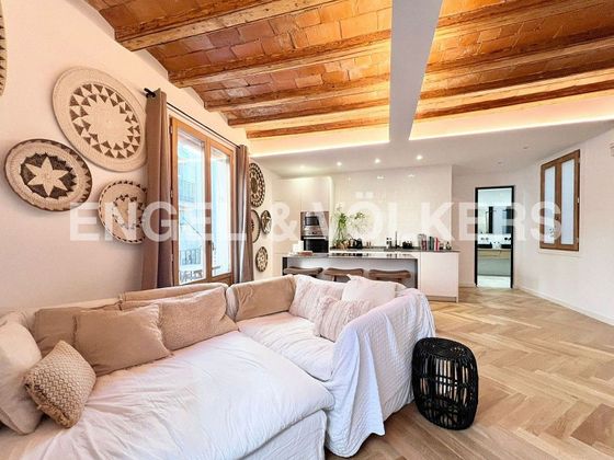 Foto 1 de Alquiler de piso en El Raval de 2 habitaciones con balcón y aire acondicionado