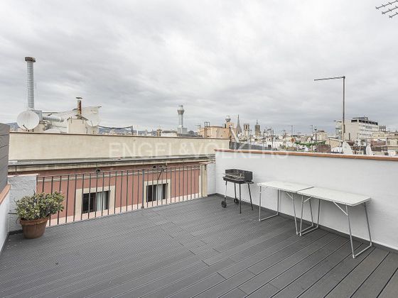 Foto 2 de Ático en venta en El Gòtic de 2 habitaciones con terraza y balcón