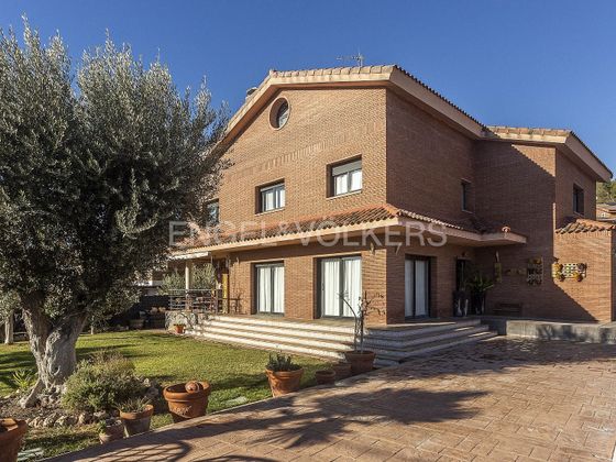 Foto 1 de Venta de chalet en Castellgalí de 8 habitaciones con terraza y piscina