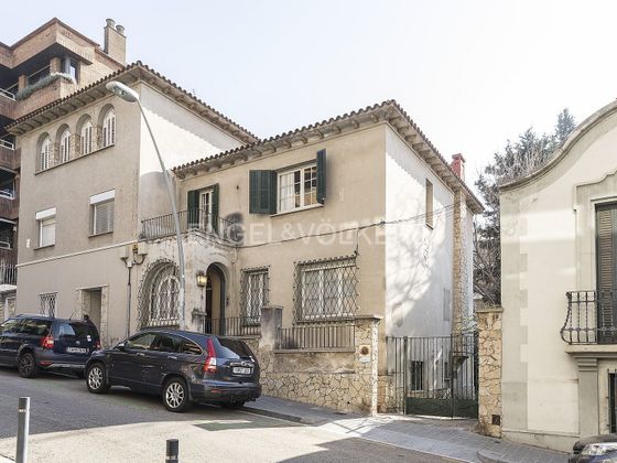 Foto 1 de Casa adosada en venta en Sant Gervasi - Galvany de 5 habitaciones con terraza y piscina
