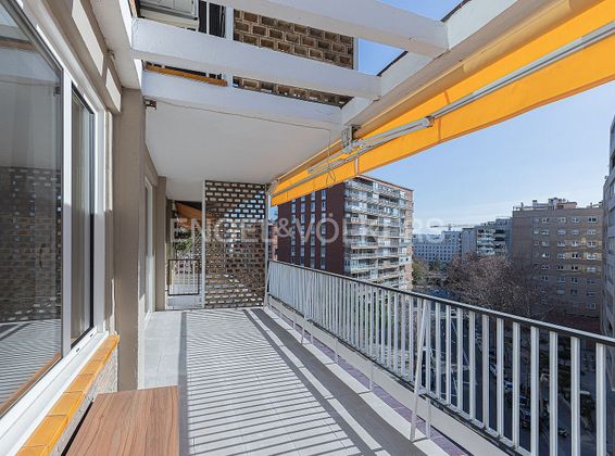 Foto 1 de Venta de piso en Les Tres Torres de 4 habitaciones con terraza y garaje