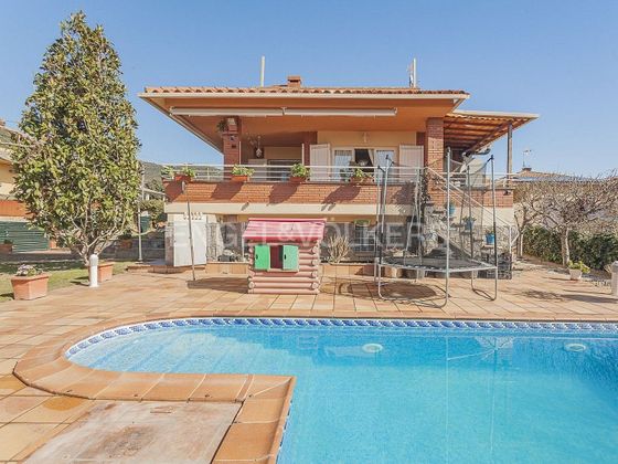 Foto 1 de Chalet en venta en Cànoves i Samalús de 4 habitaciones con terraza y piscina