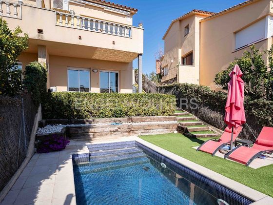 Foto 1 de Casa en venda a Sant Pol de Mar de 3 habitacions amb terrassa i piscina