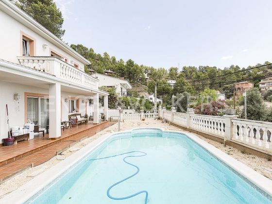 Foto 2 de Venta de casa en Castellgalí de 4 habitaciones con piscina y garaje