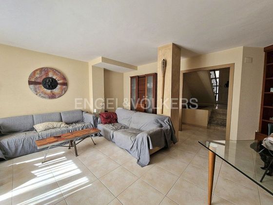 Foto 2 de Dúplex en venta en Vilassar de Mar de 5 habitaciones con piscina y garaje