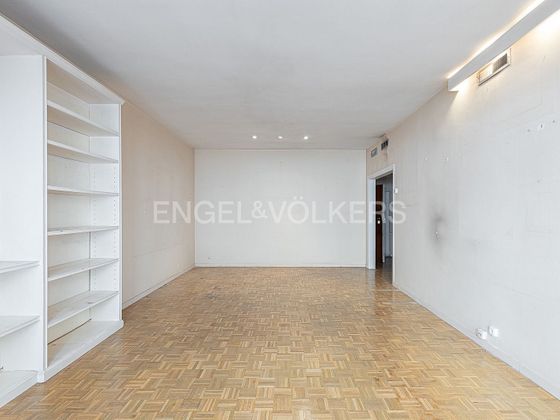 Foto 2 de Pis en venda a Sarrià de 2 habitacions amb garatge i calefacció