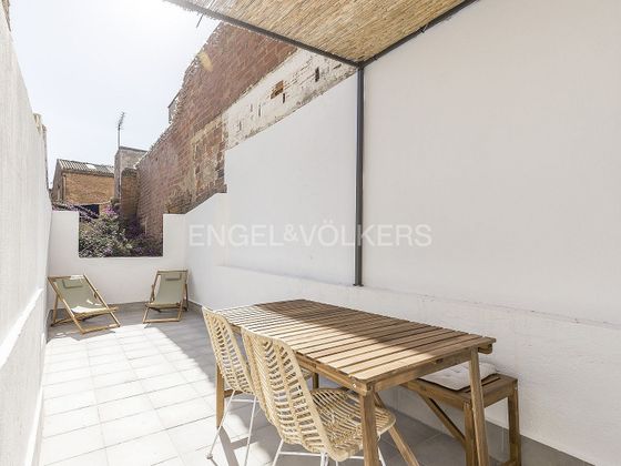 Foto 1 de Piso en venta en Provençals del Poblenou de 2 habitaciones con terraza y jardín