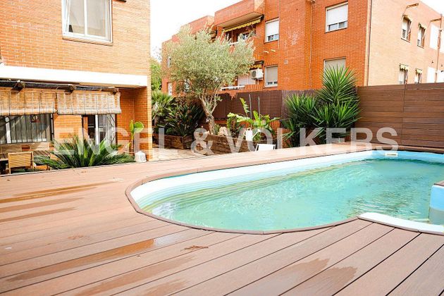 Foto 2 de Alquiler de chalet en Sant Joan Despí de 5 habitaciones con terraza y piscina