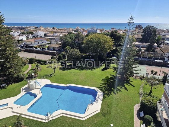 Foto 1 de Piso en venta en Vilassar de Mar de 4 habitaciones con terraza y piscina