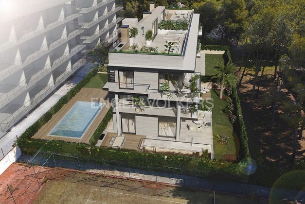 Foto 2 de Piso en venta en Can Girona - Terramar - Can Pei - Vinyet de 3 habitaciones con terraza y piscina