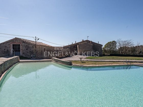 Foto 1 de Casa rural en venda a Sant Quirze Safaja de 16 habitacions amb terrassa i piscina