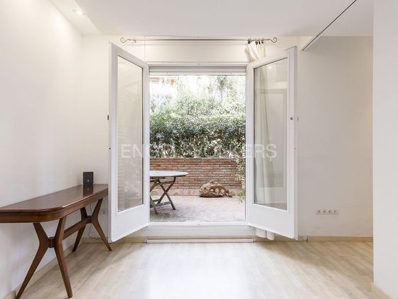 Foto 2 de Pis en venda a Sarrià de 3 habitacions amb terrassa i jardí