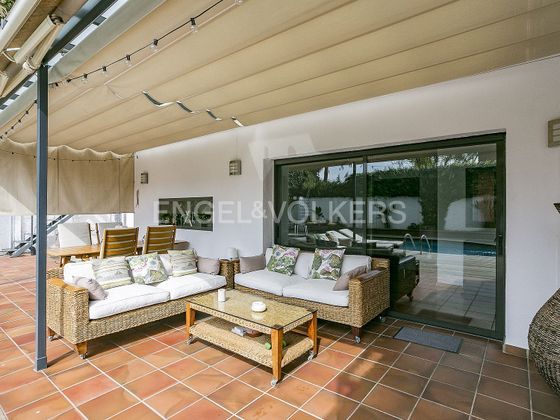 Foto 2 de Xalet en venda a Bellamar de 6 habitacions amb terrassa i piscina