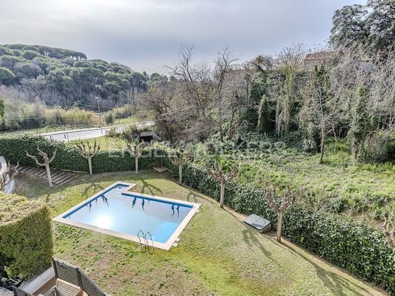 Foto 1 de Pis en venda a Tiana de 3 habitacions amb terrassa i piscina