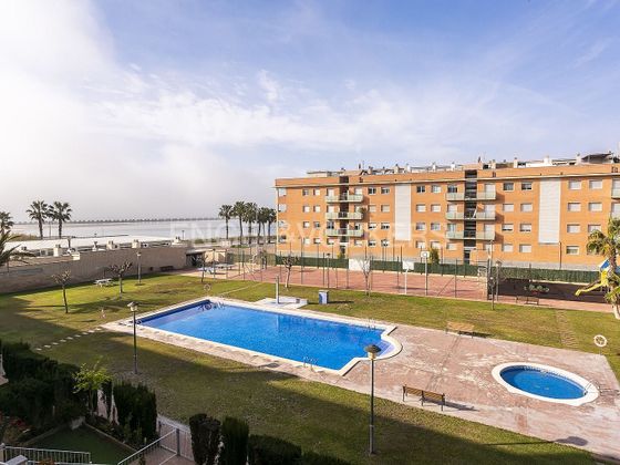 Foto 1 de Piso en venta en Pla de Sant Pere-Les Salines de 3 habitaciones con terraza y piscina