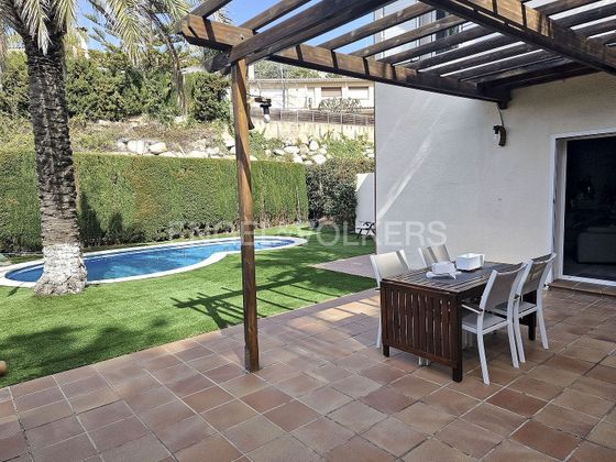 Foto 2 de Casa en venda a Cabrils de 5 habitacions amb terrassa i piscina