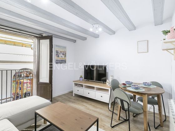Foto 1 de Alquiler de piso en Sant Pere, Santa Caterina i la Ribera de 3 habitaciones con muebles y balcón