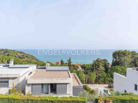 Foto 1 de Casa en venta en Caldes d´Estrac de 5 habitaciones con terraza y piscina
