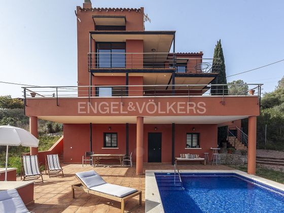 Foto 1 de Xalet en venda a Olivella de 5 habitacions amb terrassa i piscina