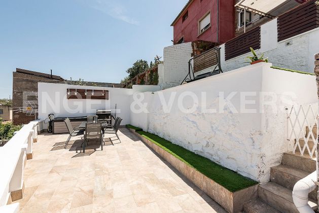 Foto 2 de Casa en venda a El Poble Sec - Parc de Montjuïc de 2 habitacions amb terrassa i jardí