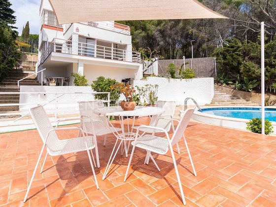 Foto 2 de Venta de chalet en Vilassar de Dalt de 4 habitaciones con terraza y piscina
