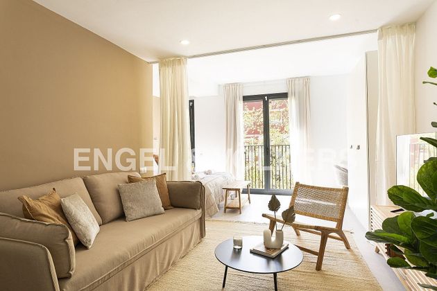 Foto 1 de Alquiler de piso en El Poblenou de 1 habitación con terraza y muebles