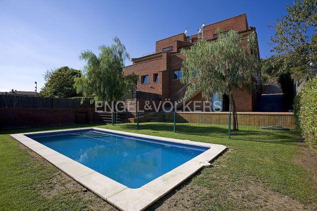 Foto 2 de Casa en venda a Sant Just Desvern de 6 habitacions amb terrassa i piscina