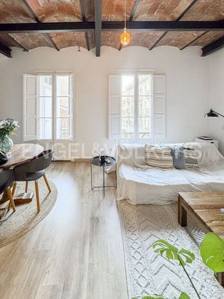 Foto 2 de Pis en lloguer a El Poblenou de 3 habitacions amb terrassa i mobles