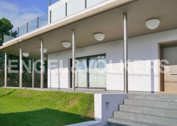 Foto 1 de Xalet en venda a Vallpineda - Santa Bàrbara de 6 habitacions amb terrassa i piscina