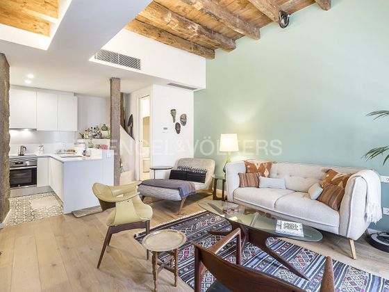 Foto 2 de Alquiler de dúplex en Sant Pere, Santa Caterina i la Ribera de 2 habitaciones con muebles y aire acondicionado
