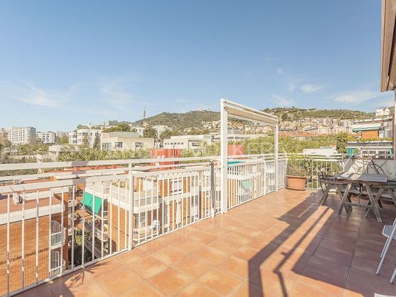 Foto 1 de Àtic en venda a Vallcarca i els Penitents de 2 habitacions amb terrassa i balcó