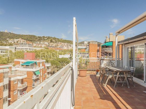 Foto 2 de Ático en venta en Vallcarca i els Penitents de 2 habitaciones con terraza y balcón
