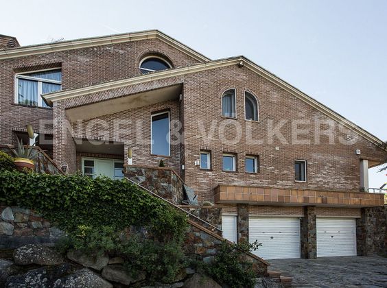 Foto 2 de Chalet en venta en Vallromanes de 6 habitaciones con terraza y piscina