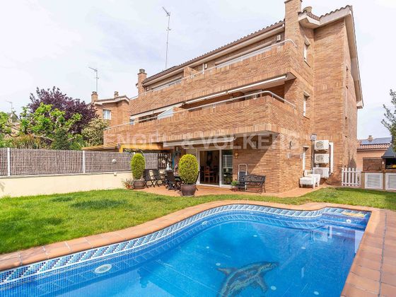 Foto 1 de Casa en venta en Sant Quirze Parc- Vallsuau - Castellet de 5 habitaciones con terraza y piscina