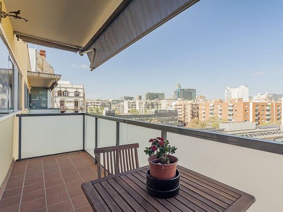 Foto 1 de Alquiler de piso en El Poblenou de 2 habitaciones con terraza y muebles