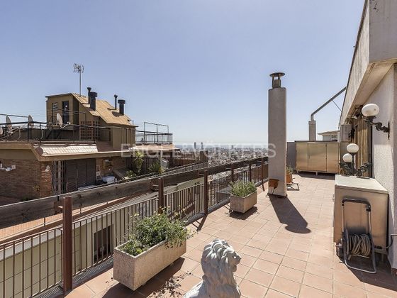 Foto 1 de Venta de ático en Vila de Gràcia de 3 habitaciones con terraza y aire acondicionado