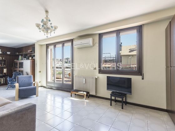 Foto 2 de Àtic en venda a Vila de Gràcia de 3 habitacions amb terrassa i aire acondicionat