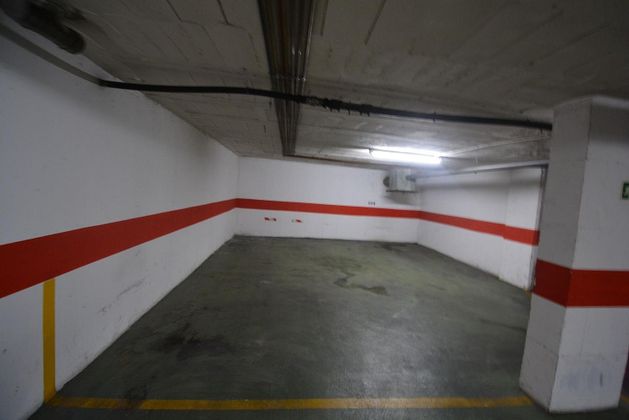 Foto 2 de Alquiler de garaje en La Buhaira de 88 m²