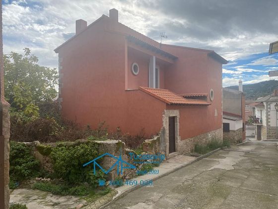 Foto 1 de Casa en venda a Hoyo de Pinares (El) de 3 habitacions amb garatge i jardí