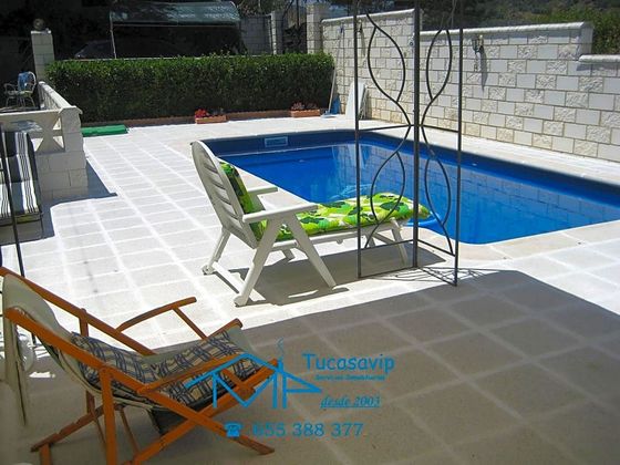Foto 2 de Chalet en venta en Cadalso de los Vidrios de 3 habitaciones con piscina