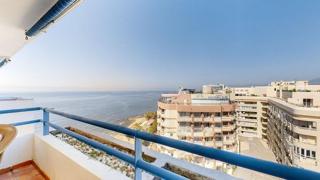 Foto 2 de Piso en venta en Playa Bajadilla - Puertos de 2 habitaciones con terraza y piscina