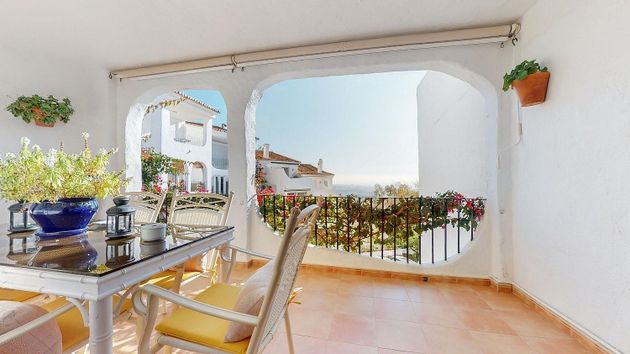 Foto 1 de Dúplex en venta en Los Monteros - Bahía de Marbella de 2 habitaciones con terraza y piscina